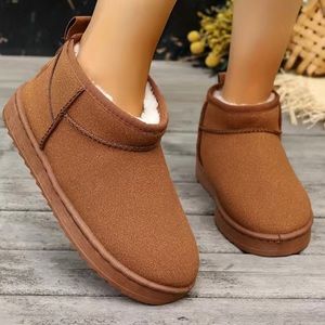 Women’s Size 9 The Classic Mini Brown Boots Ankle Chelsea Winter Boots NEW